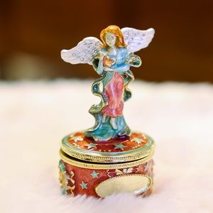 listing-status-banner